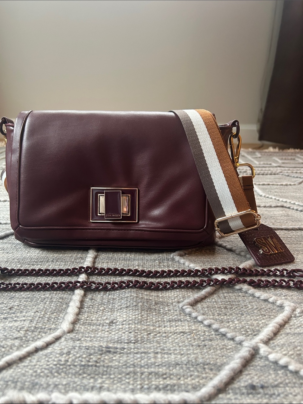 Steve Madden Burgundy Vegan Leather Crossbody/Shoulder Bag w 2 Removable Straps